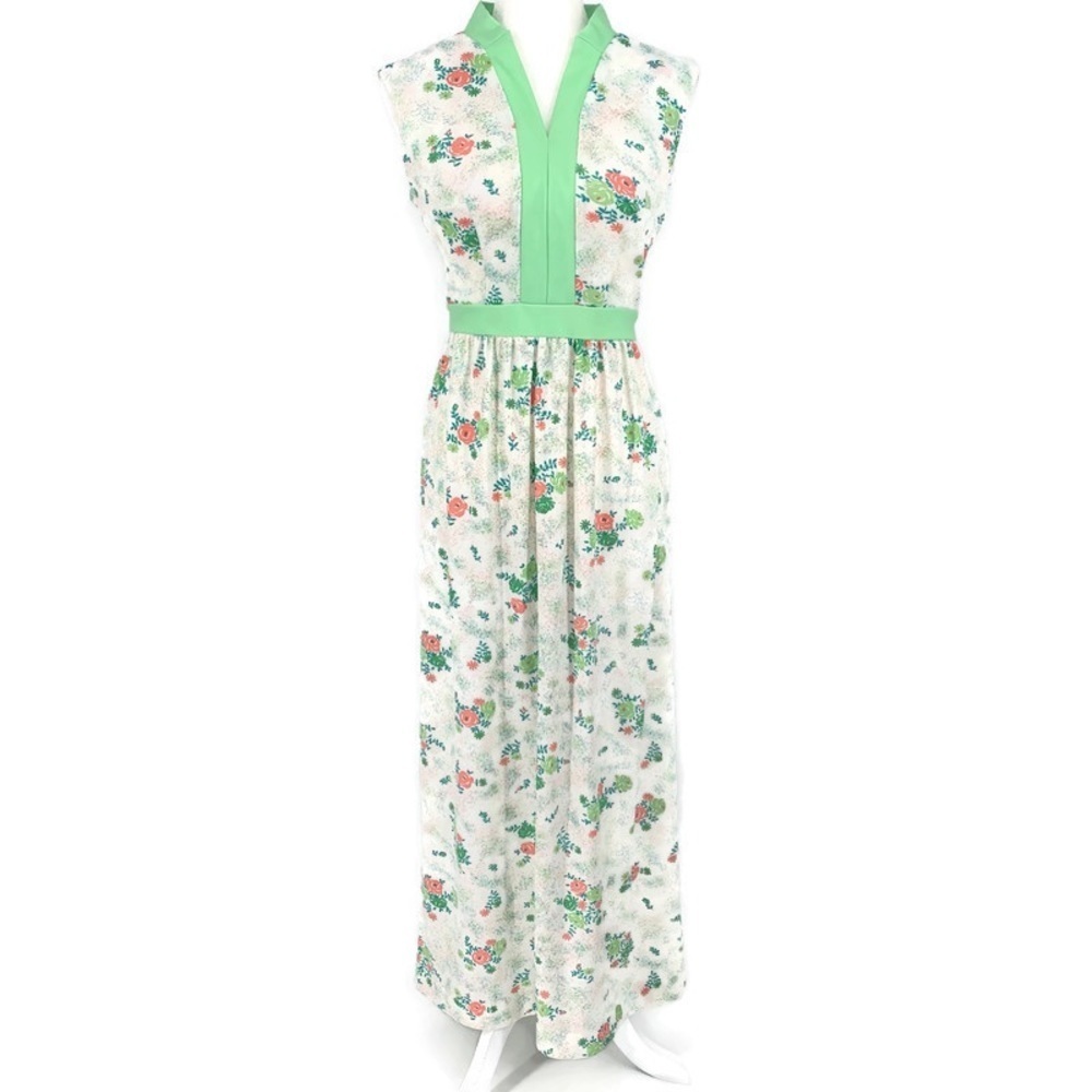 Vintage Floral Polyester Fill Length Sleeveless Dr